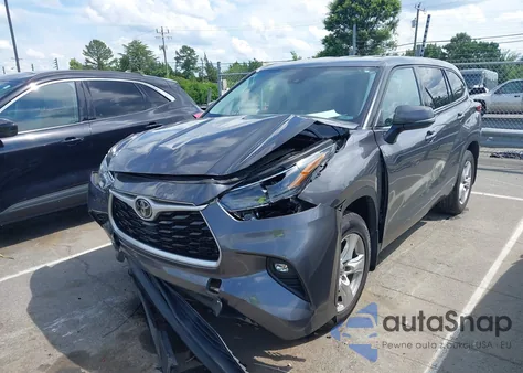 2022 Toyota Highlander Le z USA, uszkodzony, nr VIN 5TDBZRBH4NS195949